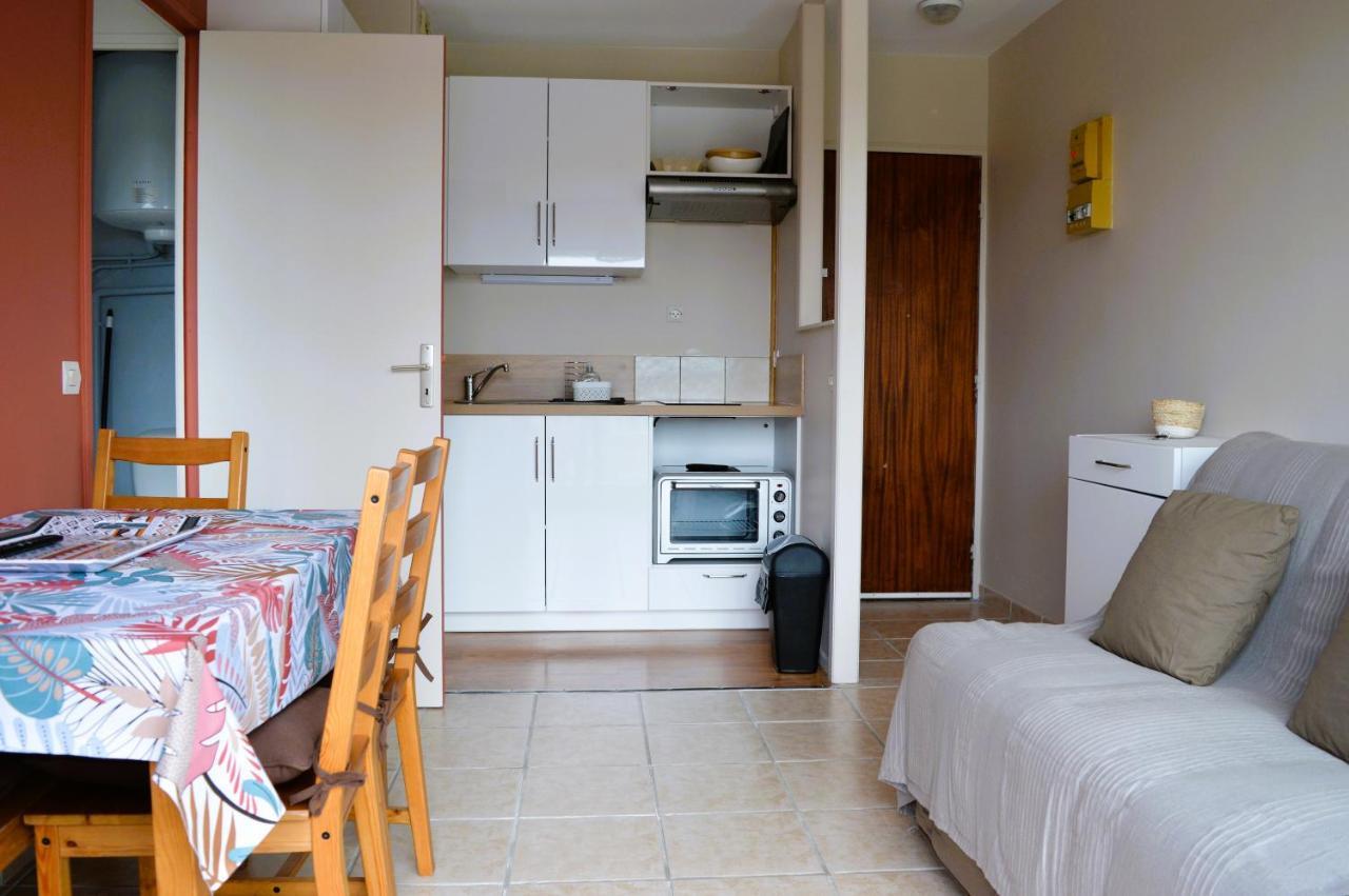 Appartement Au Pied De La Plage - Balcon - Parking Courseulles-sur-Mer Kültér fotó