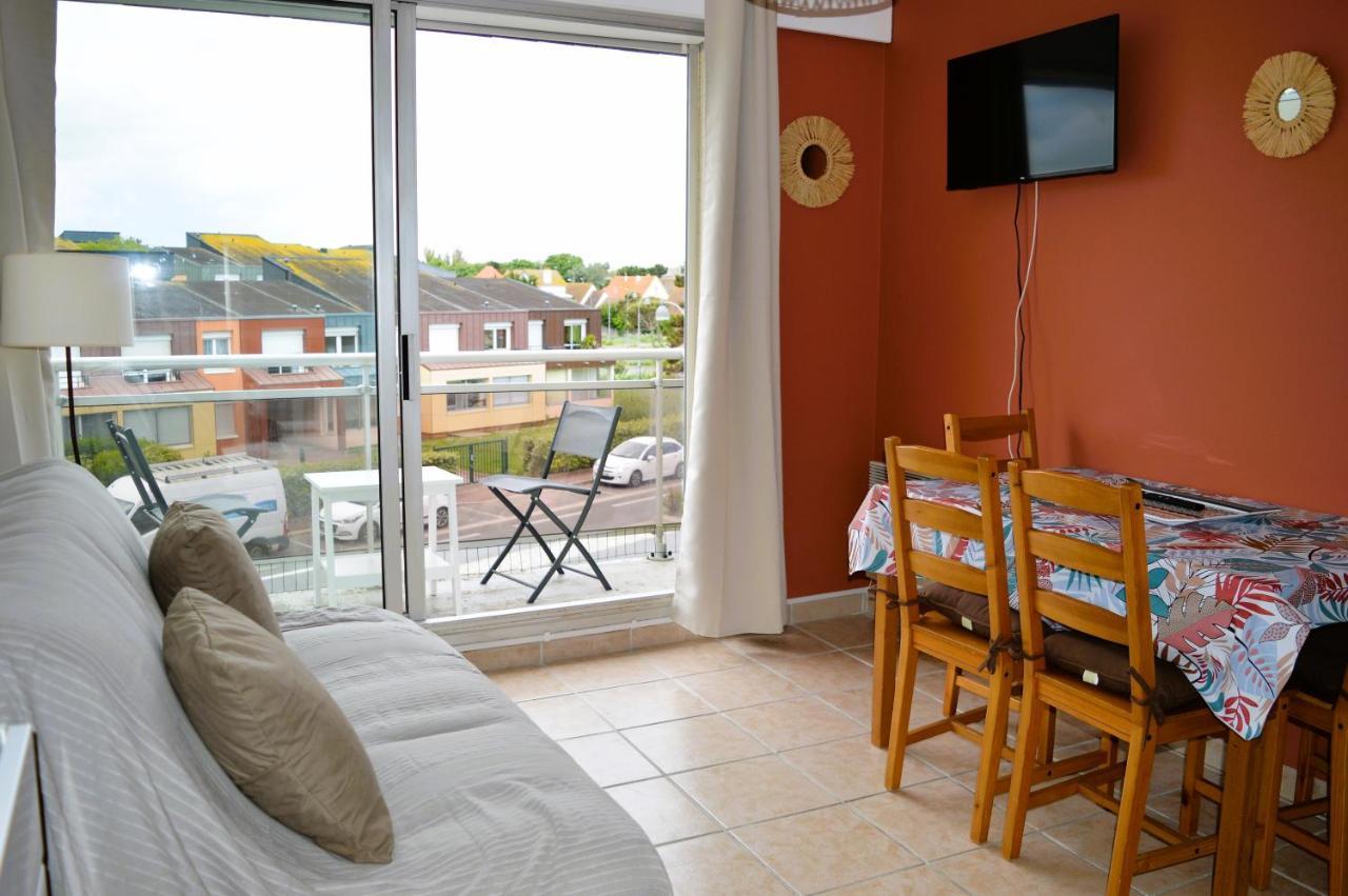 Appartement Au Pied De La Plage - Balcon - Parking Courseulles-sur-Mer Kültér fotó